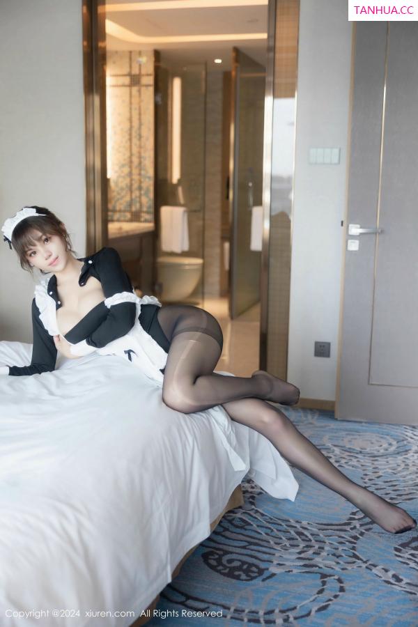   [XiuRen]高清写真图 2024.11.21 No.9476 香澄在东京 黑丝美臀第35张图片